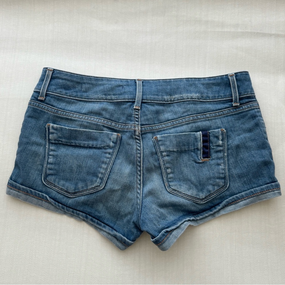 GUC Black Orchid Jean Shorts, Size 27, Relaxed Fit, TTS, Low Rise & Medium Wash - Picture 2 of 11
